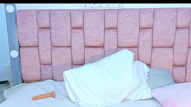 DaniniAnderson online show from 11/30/25, 09:57