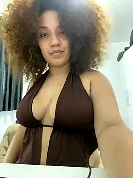 Snapshot of MorganaBelc chatting on 11/03/25, 04:52 MorganaBelc online show from 11/03/25, 04:52