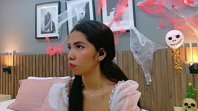 luna roja25 online show from 10/22/25, 01:33