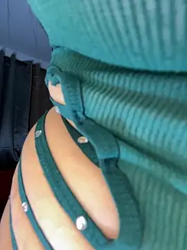 Snapshot of tianastone_ chatting on 10/04/25, 03:48 tianastone  online show from 10/04/25, 03:48