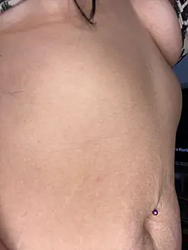 Snapshot of tianastone_ chatting on 10/11/25, 03:28 tianastone  online show from 10/11/25, 03:28