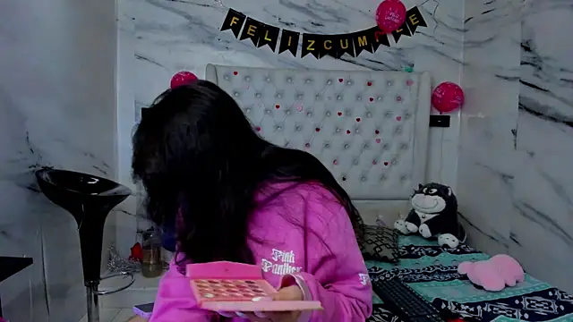 Ari and Storm online show from 04/04/26, 01:52