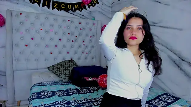 Ari and Storm online show from 04/06/26, 05:36