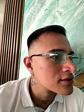 LiamDeep online show from 12/17/25, 06:25