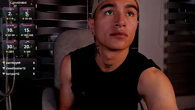 Snapshot of LiamDeep chatting on 05/14/26, 08:26 LiamDeep online show from 05/14/26, 08:26