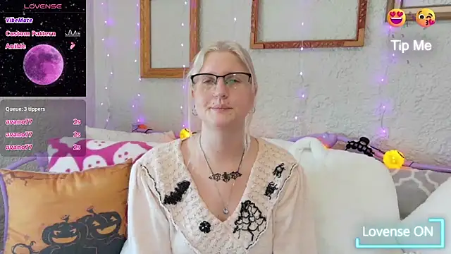 Snapshot of samanthamalichite chatting on 09/25/25, 02:43 samanthamalichite online show from 09/25/25, 02:43