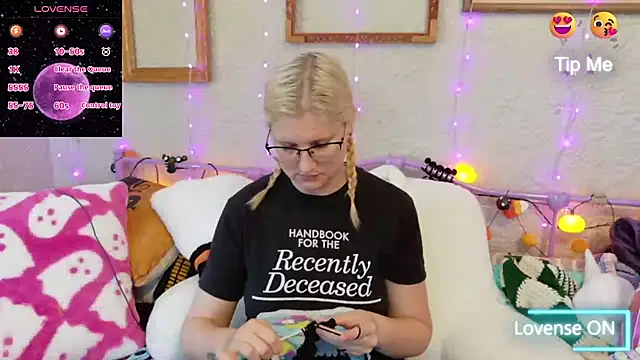 Snapshot of samanthamalichite chatting on 10/22/25, 03:12 samanthamalichite online show from 10/22/25, 03:12