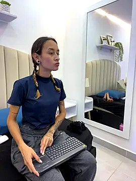 SunshineLizzy online show from 11/06/25, 01:23