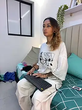 SunshineLizzy online show from 11/11/25, 11:21