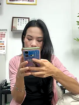 Snapshot of Baby-mmm chatting on 11/06/25, 01:56 Baby-mmm online show from 11/06/25, 01:56