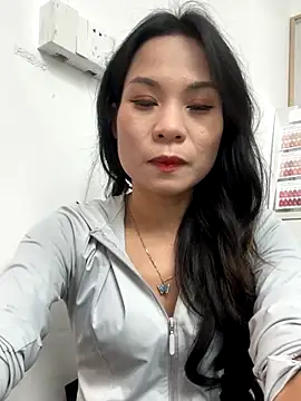 Snapshot of Baby-mmm chatting on 11/07/25, 05:40 Baby-mmm online show from 11/07/25, 05:40