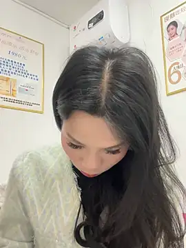 Snapshot of Baby-mmm chatting on 03/11/26, 05:57 Baby-mmm online show from 03/11/26, 05:57