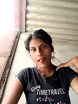 Snapshot of Jyoti_thakurr chatting on 09/10/25, 06:35 Jyoti thakurr online show from 09/10/25, 06:35