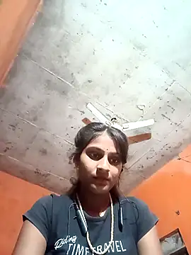 Snapshot of Jyoti_thakurr chatting on 10/10/25, 04:28 Jyoti thakurr online show from 10/10/25, 04:28