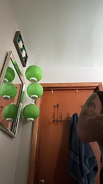 Lunablu13 online show from 12/05/25, 05:42