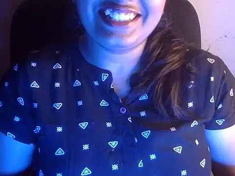 Snapshot of Aanya_Hazel chatting on 09/11/25, 07:25 Aanya Hazel online show from 09/11/25, 07:25