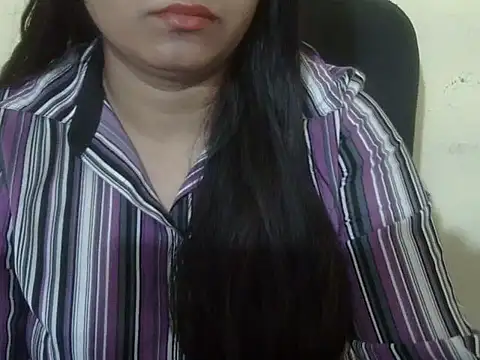 Snapshot of Aanya_Hazel chatting on 12/01/25, 12:48 Aanya Hazel online show from 12/01/25, 12:48