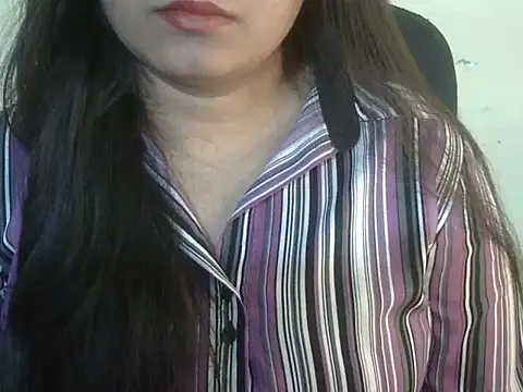 Snapshot of Aanya_Hazel chatting on 12/18/25, 08:26 Aanya Hazel online show from 12/18/25, 08:26