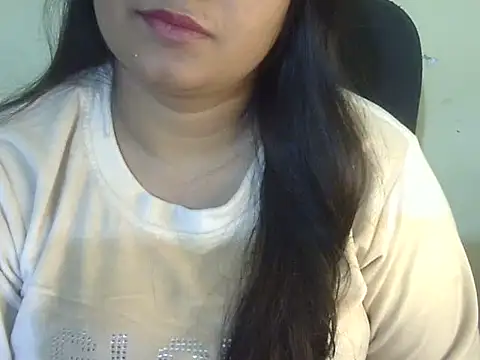 Snapshot of Aanya_Hazel chatting on 12/19/25, 08:05 Aanya Hazel online show from 12/19/25, 08:05