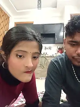 romantic couple1 online show from 01/15/26, 01:43