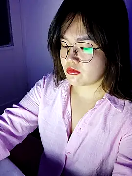 Snapshot of Innogin chatting on 10/25/25, 06:35 Innogin online show from 10/25/25, 06:35