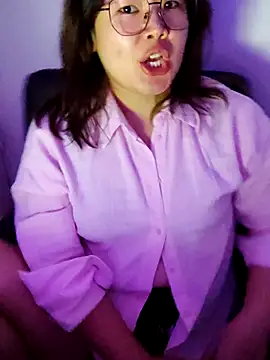 Snapshot of Innogin chatting on 10/31/25, 06:09 Innogin online show from 10/31/25, 06:09