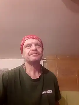 Snapshot of Kuba_Gd chatting on 12/08/24, 12:07 Kuba Gd online show from 12/08/24, 12:07