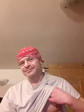 Snapshot of Kuba_Gd chatting on 12/14/24, 12:33 Kuba Gd online show from 12/14/24, 12:33