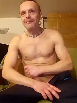 Snapshot of Kuba_Gd chatting on 12/17/24, 05:26 Kuba Gd online show from 12/17/24, 05:26