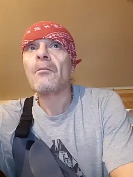 Snapshot of Kuba_Gd chatting on 12/18/24, 10:40 Kuba Gd online show from 12/18/24, 10:40