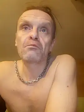 Snapshot of Kuba_Gd chatting on 12/23/24, 11:17 Kuba Gd online show from 12/23/24, 11:17