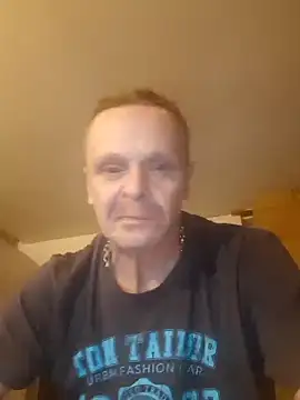 Snapshot of Kuba_Gd chatting on 01/12/25, 05:03 Kuba Gd online show from 01/12/25, 05:03