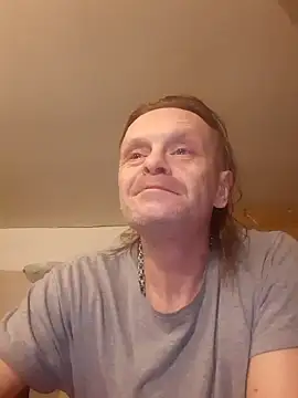 Snapshot of Kuba_Gd chatting on 01/13/25, 05:44 Kuba Gd online show from 01/13/25, 05:44