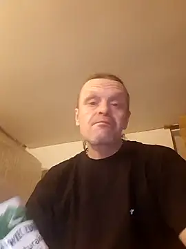 Snapshot of Kuba_Gd chatting on 02/05/25, 07:42 Kuba Gd online show from 02/05/25, 07:42