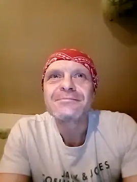 Snapshot of Kuba_Gd chatting on 02/15/25, 12:37 Kuba Gd online show from 02/15/25, 12:37