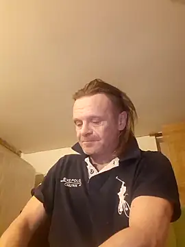 Snapshot of Kuba_Gd chatting on 02/25/25, 02:03 Kuba Gd online show from 02/25/25, 02:03