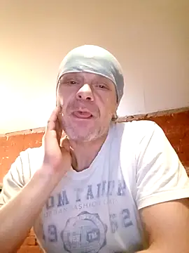 Snapshot of Kuba_Gd chatting on 09/27/25, 01:54 Kuba Gd online show from 09/27/25, 01:54