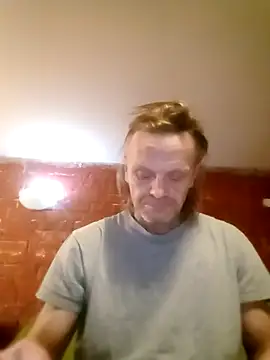 Snapshot of Kuba_Gd chatting on 10/17/25, 04:37 Kuba Gd online show from 10/17/25, 04:37