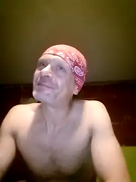 Snapshot of Kuba_Gd chatting on 10/22/25, 12:11 Kuba Gd online show from 10/22/25, 12:11