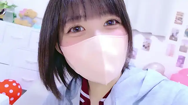 Hinata Sun online show from 04/10/26, 11:59