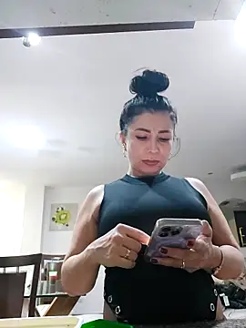 mia mancinii online show from 12/19/25, 01:01