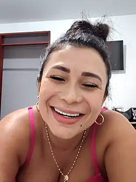 mia mancinii online show from 06/04/26, 02:39