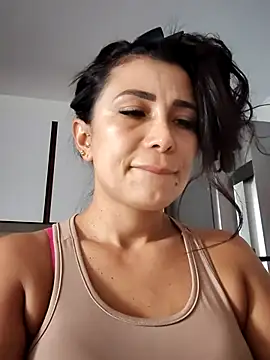 mia mancinii online show from 06/07/26, 04:44