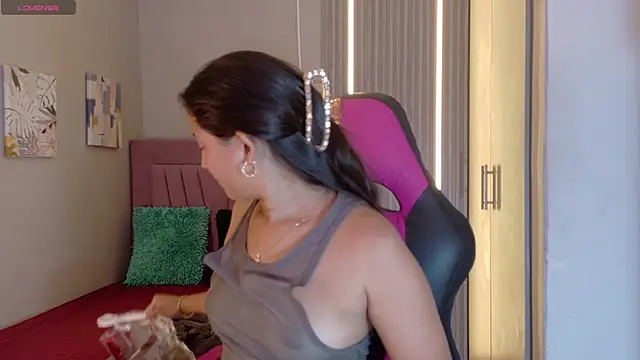 Laly Cherry  online show from 11/05/25, 12:49