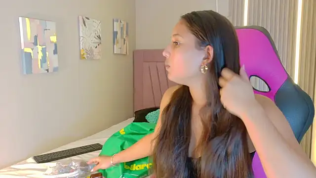 Laly Cherry  online show from 11/18/25, 12:20