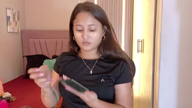 Laly Cherry  online show from 11/22/25, 12:15