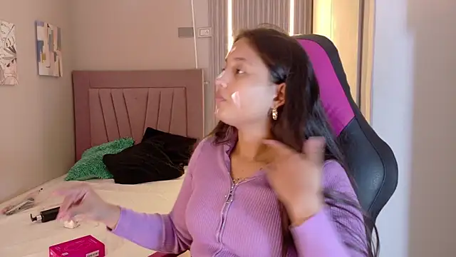 Laly Cherry  online show from 11/26/25, 12:17