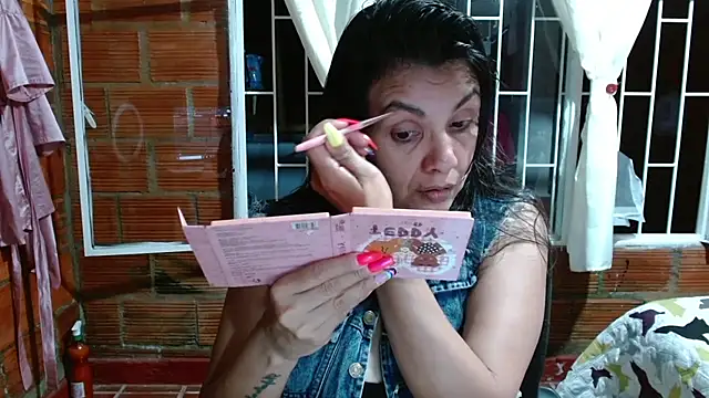 Snapshot of Milf_Fantassyy chatting on 09/09/25, 03:39 Milf Fantassyy online show from 09/09/25, 03:39