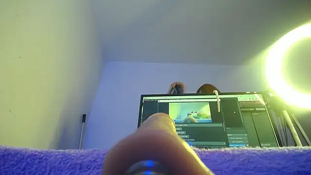 Missy Aprill online show from 12/04/25, 12:25