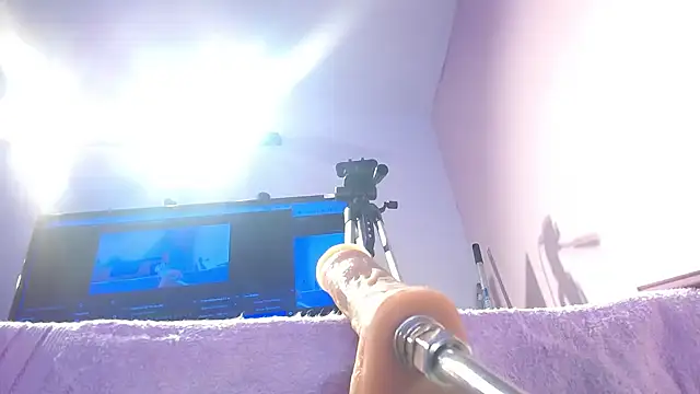 Missy Aprill online show from 12/17/25, 12:44